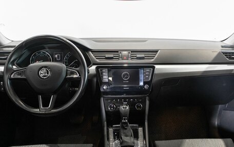 Skoda Superb III рестайлинг, 2017 год, 1 782 658 рублей, 6 фотография