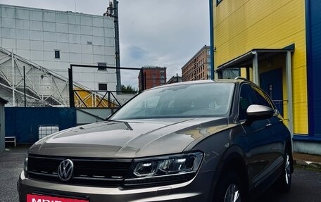 Volkswagen Tiguan II, 2018 год, 1 950 000 рублей, 2 фотография