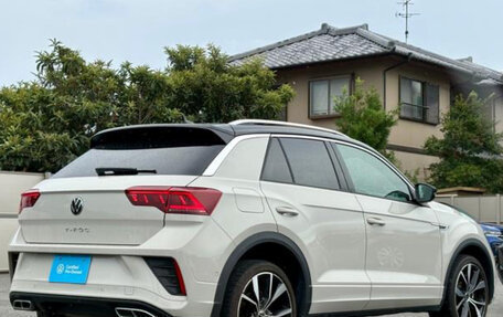 Volkswagen T-Roc I, 2023 год, 1 890 000 рублей, 3 фотография