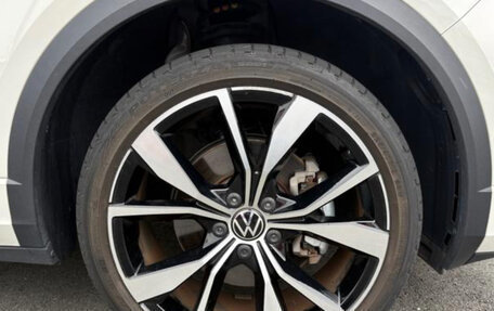 Volkswagen T-Roc I, 2023 год, 1 890 000 рублей, 11 фотография