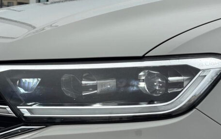 Volkswagen T-Roc I, 2023 год, 1 890 000 рублей, 12 фотография