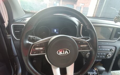 KIA Sportage IV рестайлинг, 2020 год, 2 500 000 рублей, 4 фотография