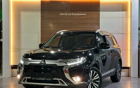 Mitsubishi Outlander III рестайлинг 3, 2020 год, 2 399 900 рублей, 1 фотография