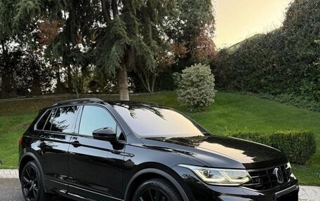 Volkswagen Tiguan II, 2023 год, 3 100 000 рублей, 3 фотография