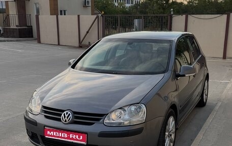 Volkswagen Golf V, 2005 год, 525 000 рублей, 1 фотография