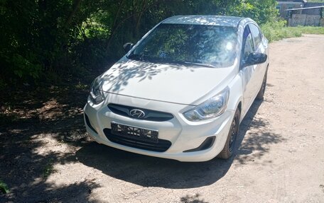 Hyundai Solaris II рестайлинг, 2013 год, 550 000 рублей, 2 фотография