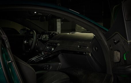 Aston Martin V8 Vantage IV, 2025 год, 37 700 000 рублей, 32 фотография
