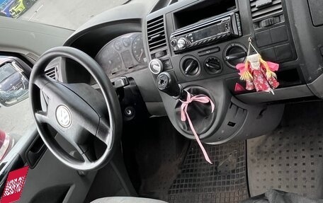 Volkswagen Transporter T5 рестайлинг, 2004 год, 650 000 рублей, 6 фотография