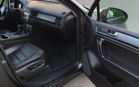 Volkswagen Touareg III, 2015 год, 2 900 000 рублей, 9 фотография