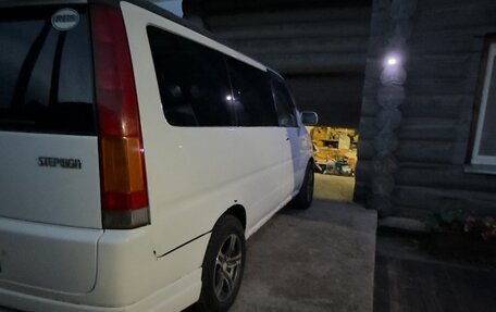 Honda Stepwgn IV, 2001 год, 450 000 рублей, 2 фотография