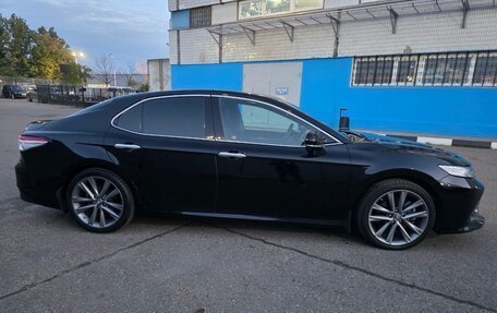 Toyota Camry, 2019 год, 3 200 000 рублей, 2 фотография