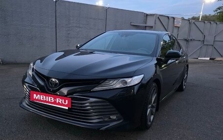 Toyota Camry, 2019 год, 3 200 000 рублей, 4 фотография