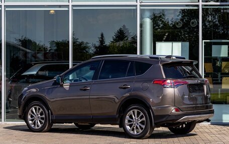 Toyota RAV4, 2017 год, 1 895 000 рублей, 4 фотография
