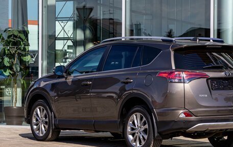 Toyota RAV4, 2017 год, 1 895 000 рублей, 9 фотография