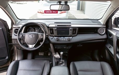 Toyota RAV4, 2017 год, 1 895 000 рублей, 16 фотография