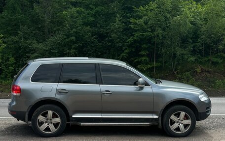 Volkswagen Touareg III, 2004 год, 550 000 рублей, 3 фотография