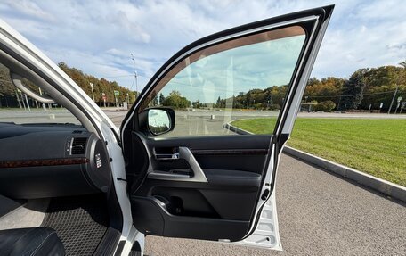 Toyota Land Cruiser 200, 2012 год, 3 950 000 рублей, 24 фотография