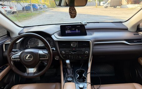 Lexus RX IV рестайлинг, 2016 год, 2 900 000 рублей, 12 фотография