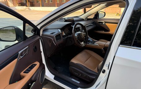 Lexus RX IV рестайлинг, 2016 год, 2 900 000 рублей, 13 фотография