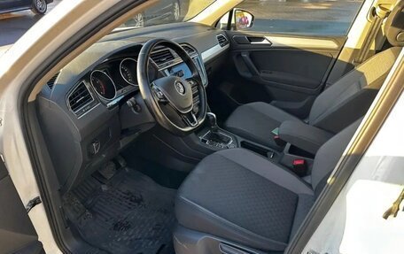 Volkswagen Tiguan II, 2017 год, 2 100 000 рублей, 7 фотография