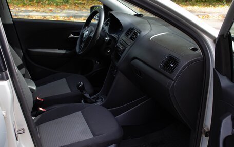 Volkswagen Polo VI (EU Market), 2011 год, 545 000 рублей, 26 фотография