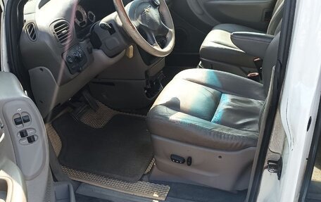 Chrysler Voyager IV, 2002 год, 400 000 рублей, 2 фотография