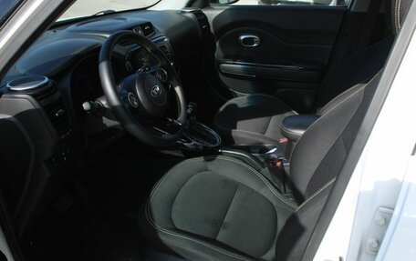 KIA Soul II рестайлинг, 2015 год, 1 350 000 рублей, 14 фотография