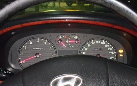 Hyundai Sonata IV рестайлинг, 2004 год, 125 000 рублей, 10 фотография
