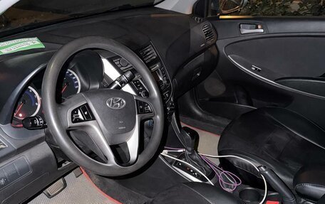 Hyundai Solaris II рестайлинг, 2015 год, 777 777 рублей, 14 фотография