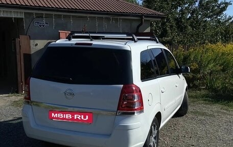 Opel Zafira B, 2013 год, 870 000 рублей, 2 фотография