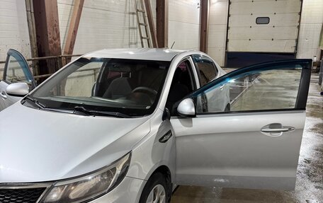KIA Rio III рестайлинг, 2015 год, 560 000 рублей, 3 фотография