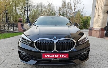 BMW 1 серия, 2021 год, 2 199 000 рублей, 1 фотография