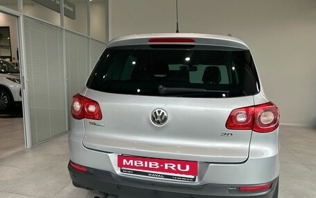 Volkswagen Tiguan I, 2011 год, 1 049 000 рублей, 5 фотография