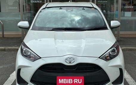 Toyota Yaris, 2021 год, 850 017 рублей, 2 фотография