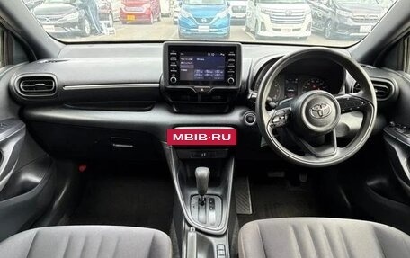 Toyota Yaris, 2021 год, 850 017 рублей, 10 фотография
