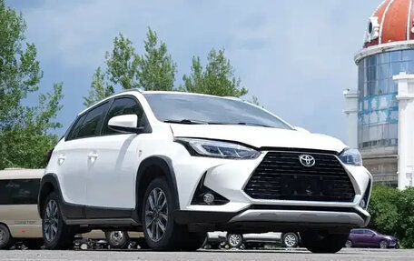 Toyota Yaris XP150 рестайлинг, 2022 год, 1 050 000 рублей, 3 фотография