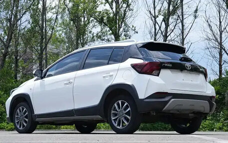 Toyota Yaris XP150 рестайлинг, 2022 год, 1 050 000 рублей, 6 фотография