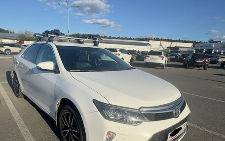 Toyota Camry, 2017 год, 2 270 000 рублей, 3 фотография