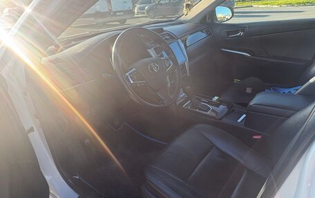 Toyota Camry, 2017 год, 2 270 000 рублей, 8 фотография