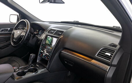 Ford Explorer VI, 2017 год, 2 655 000 рублей, 25 фотография