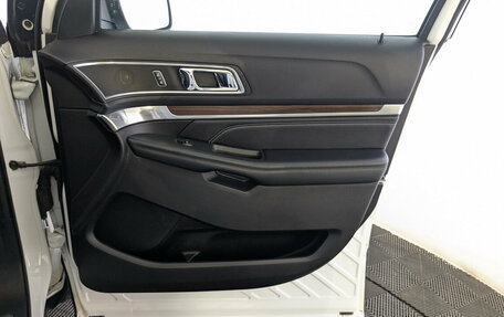 Ford Explorer VI, 2017 год, 2 655 000 рублей, 28 фотография