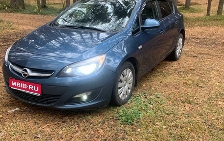 Opel Astra J, 2014 год, 670 000 рублей, 1 фотография