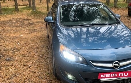 Opel Astra J, 2014 год, 670 000 рублей, 3 фотография