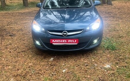 Opel Astra J, 2014 год, 670 000 рублей, 2 фотография