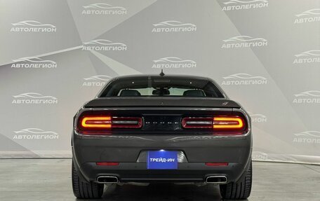 Dodge Challenger III рестайлинг 2, 2018 год, 4 000 000 рублей, 4 фотография