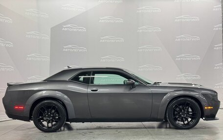 Dodge Challenger III рестайлинг 2, 2018 год, 4 000 000 рублей, 6 фотография