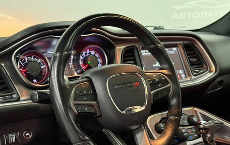 Dodge Challenger III рестайлинг 2, 2018 год, 4 000 000 рублей, 11 фотография