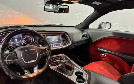Dodge Challenger III рестайлинг 2, 2018 год, 4 000 000 рублей, 15 фотография