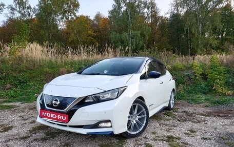 Nissan Leaf II, 2018 год, 1 820 000 рублей, 10 фотография