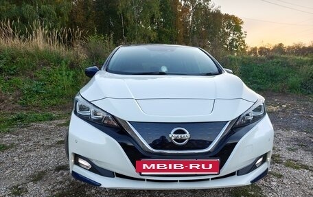 Nissan Leaf II, 2018 год, 1 820 000 рублей, 4 фотография